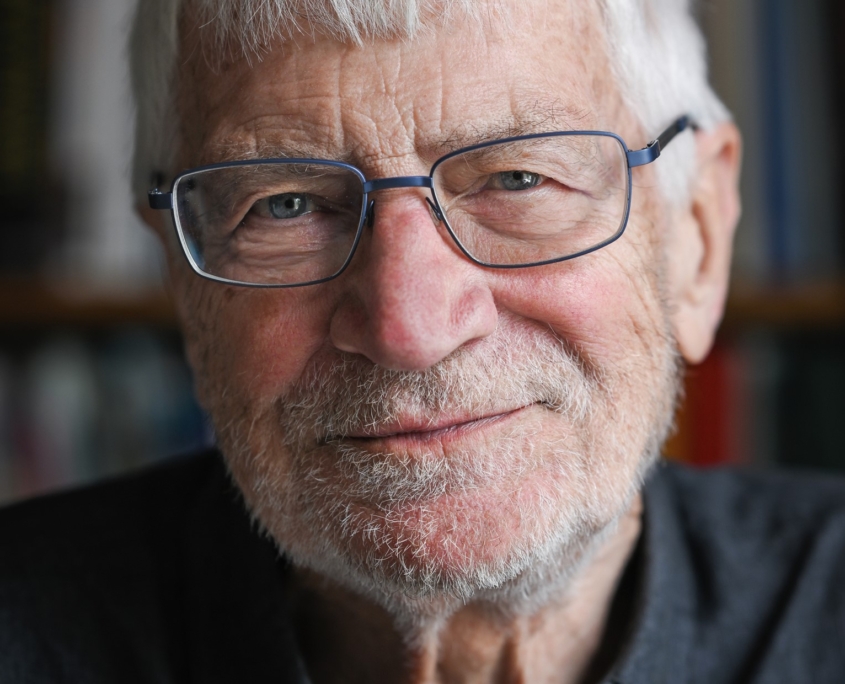 Thomas Bredsdorff